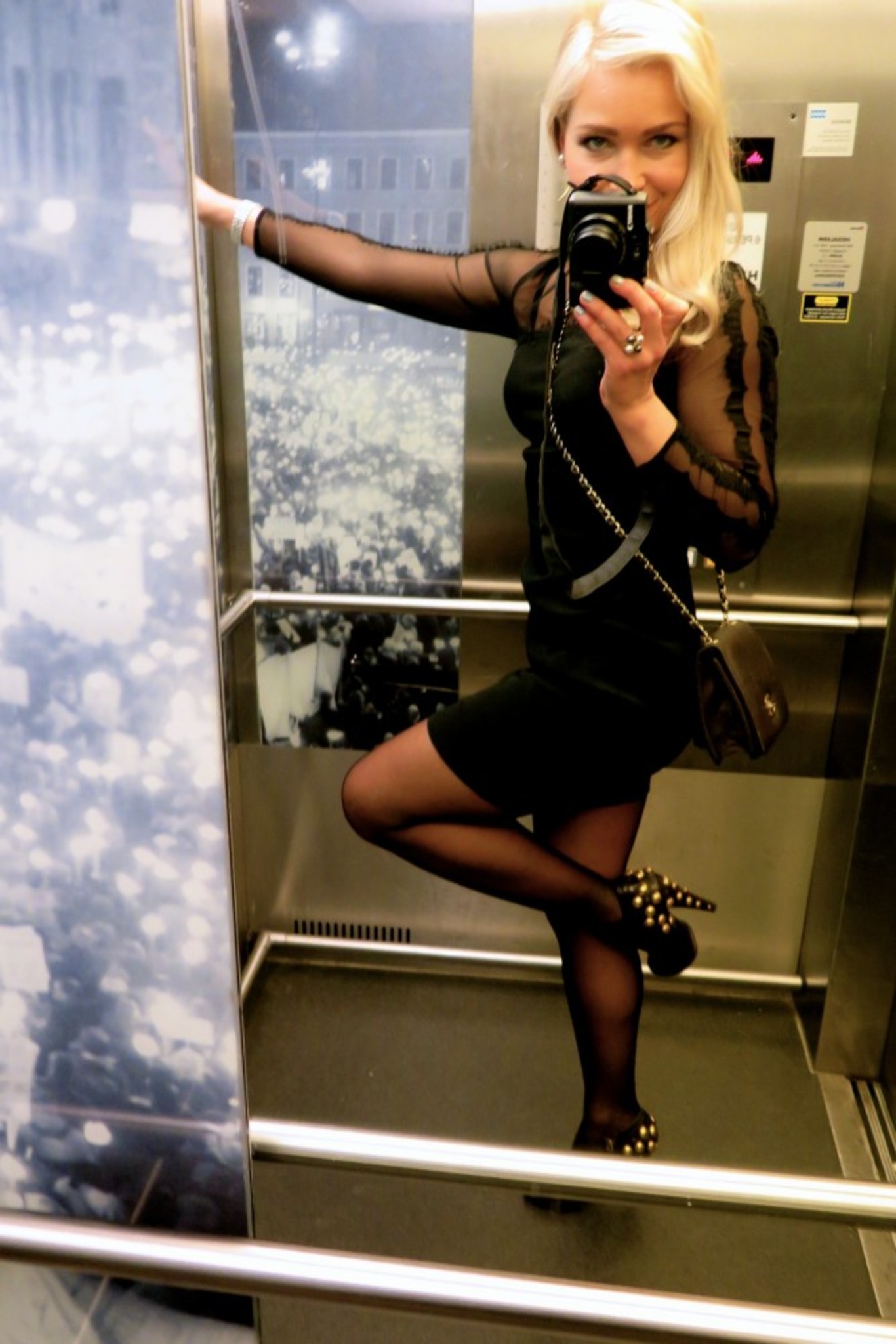 Elevator Selfie is a MUST, on my way to STRATOS to celebrate #FABGAB30